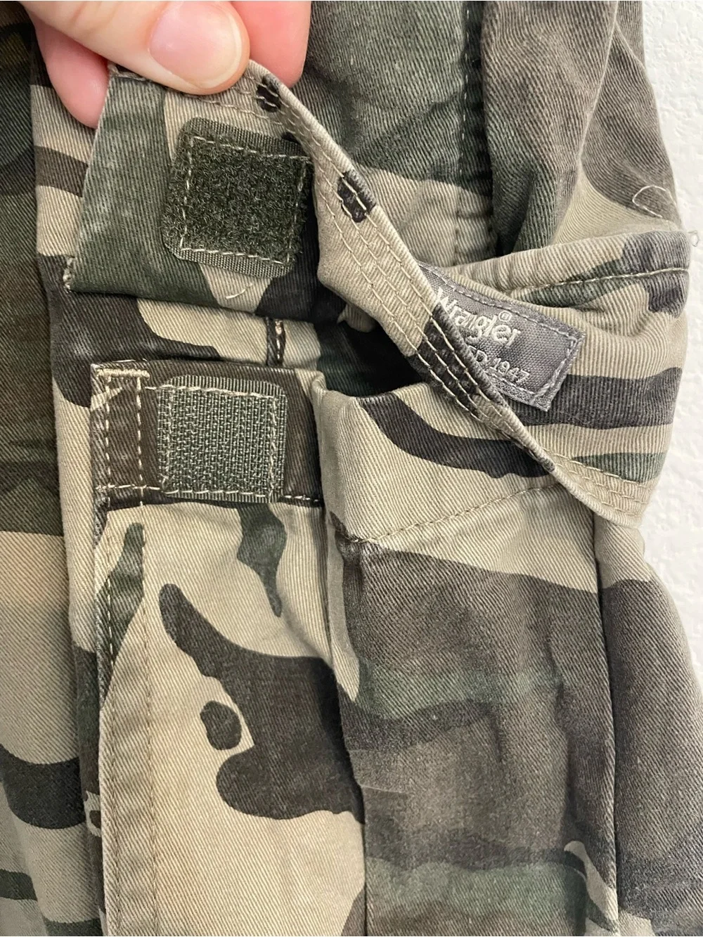Wrangler Relaxed Fit Fleece Lined Men's Green Camouflage Cargo Pants